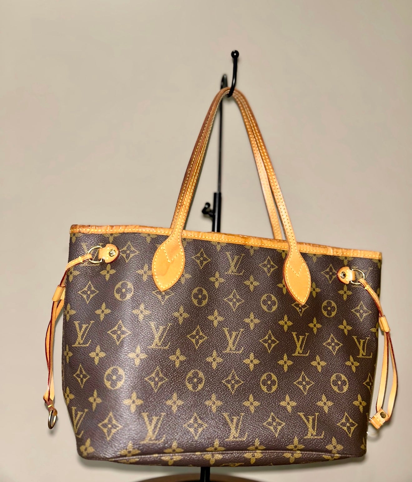 Louis Vuitton Monogram Neverfull Shoulder Bag (Authentic, 2009)